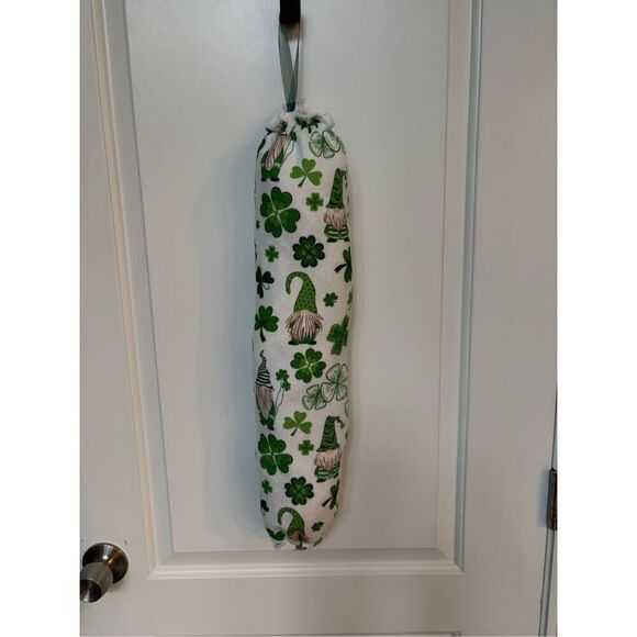 Handmade Plastic Bag Holder- St. Patricks Gnome - Picture 1 of 1